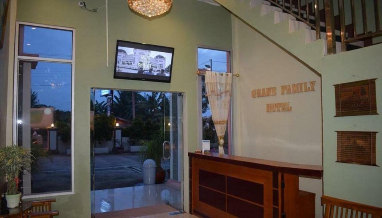 Hotel Grand Family Sungairampah Экстерьер фото