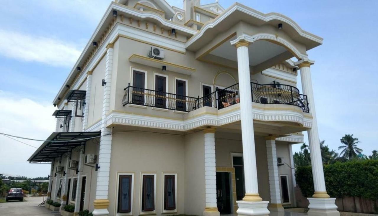 Hotel Grand Family Sungairampah Экстерьер фото