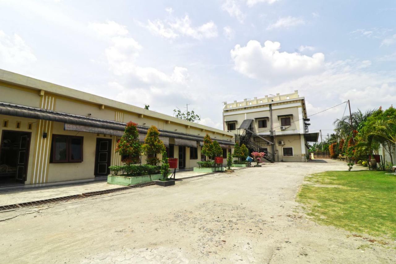 Hotel Grand Family Sungairampah Экстерьер фото